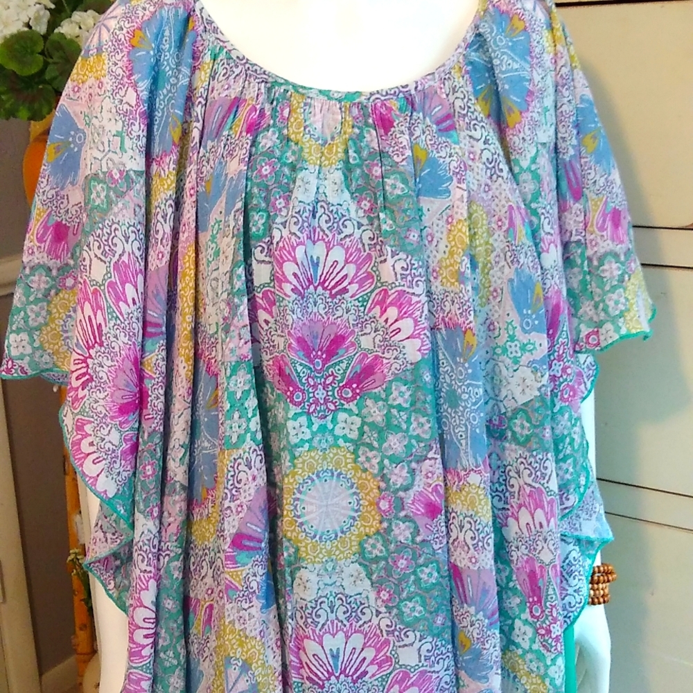 WOMAN'S TOP